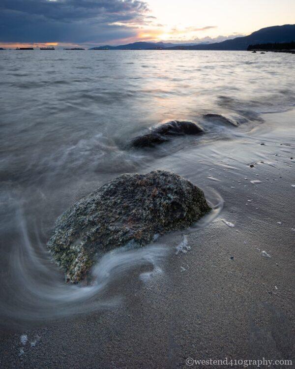 波の手前で撮影した写真