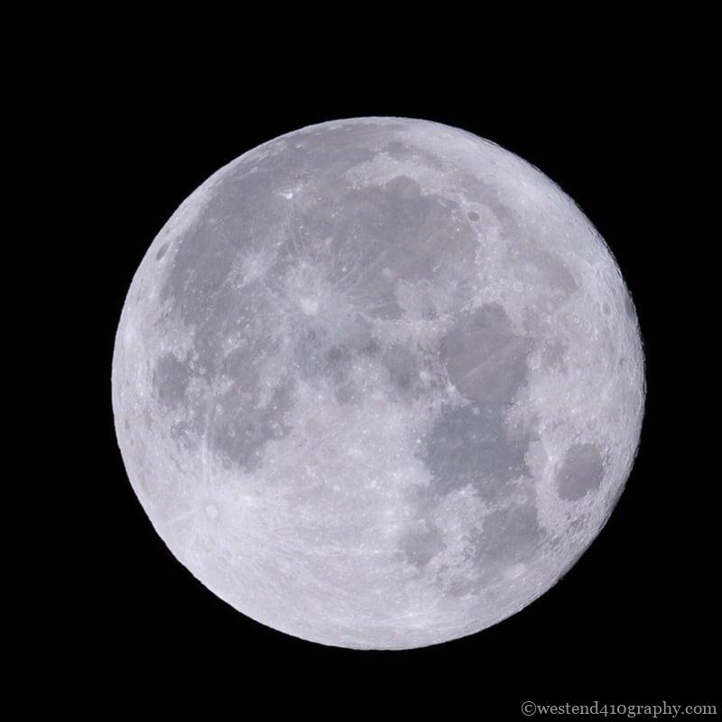 sigma 150-600mm Contemporaryで撮影した月の作例１